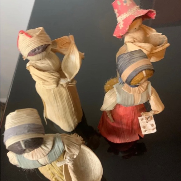 Vintage Hand Made detailed Czech Corn Husk Dolls interesting looking home decor - Picture 6 of 6